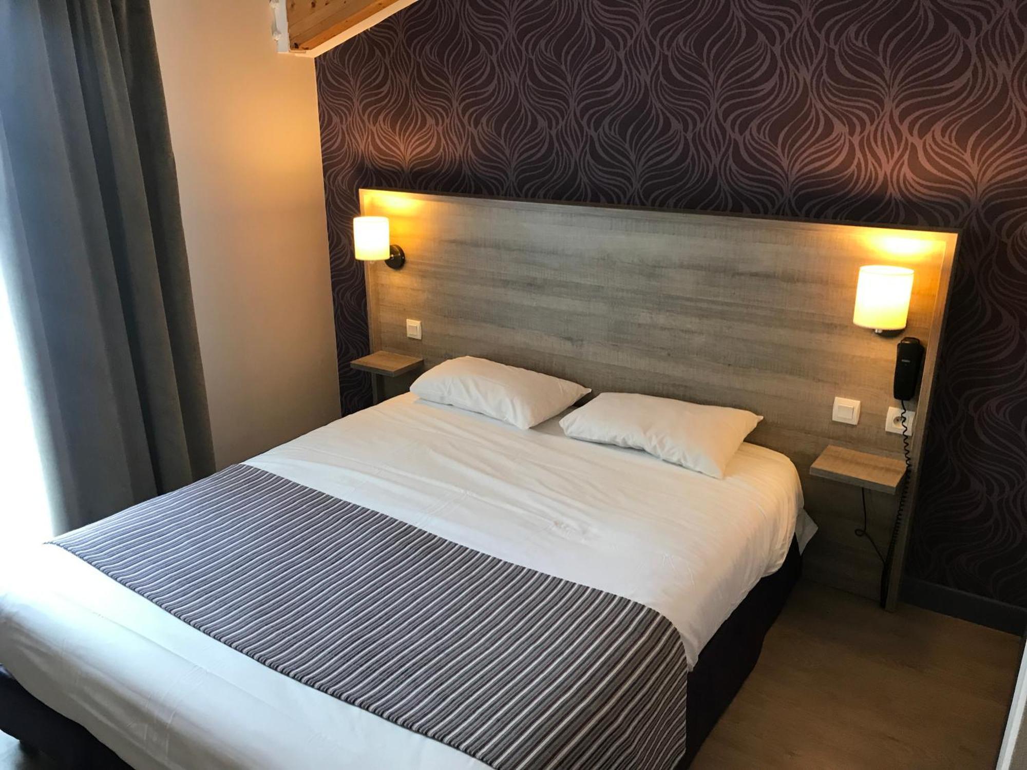 Logis Hotel Le Saint Georges Vivonne Eksteriør bilde