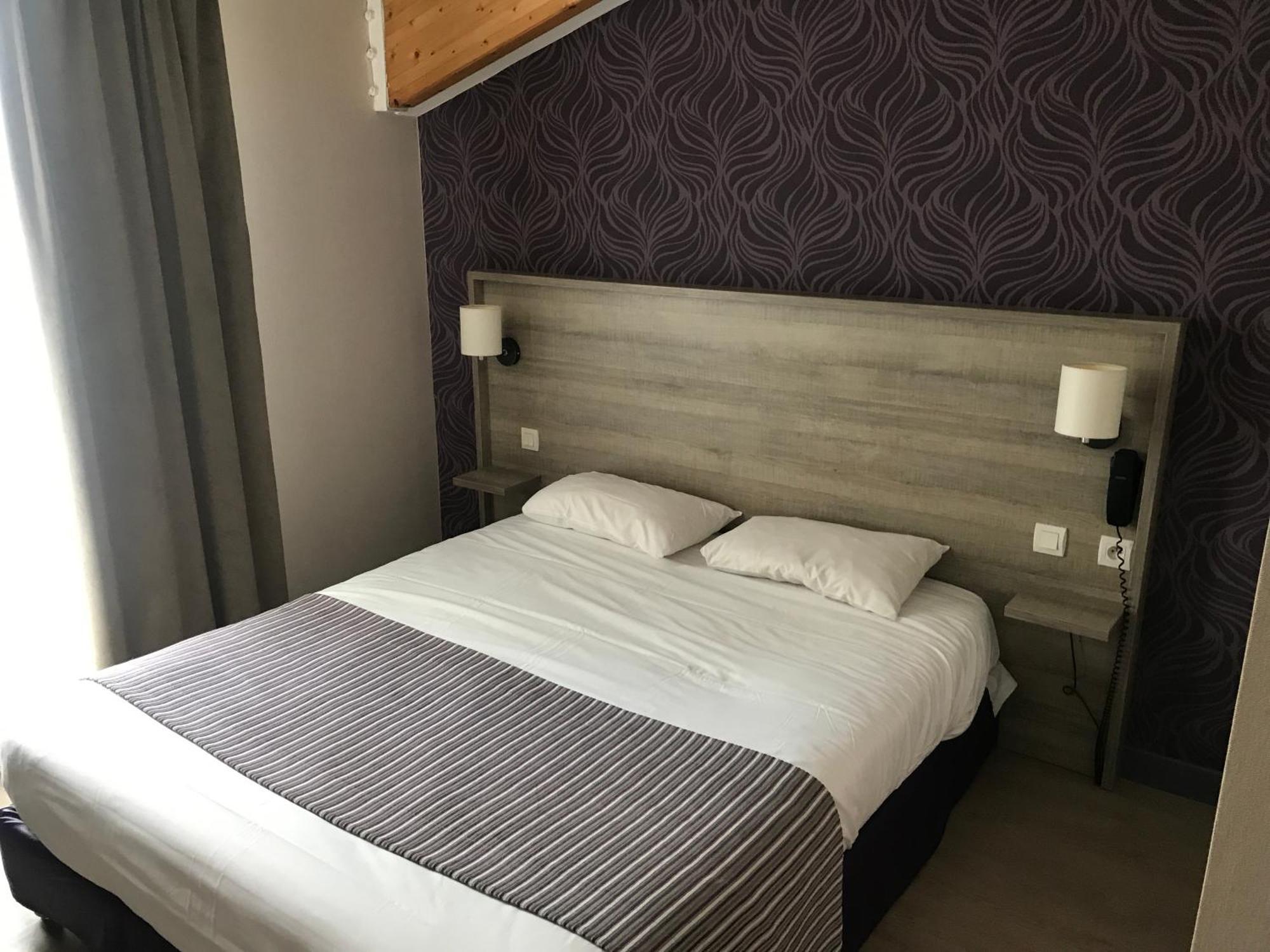 Logis Hotel Le Saint Georges Vivonne Eksteriør bilde