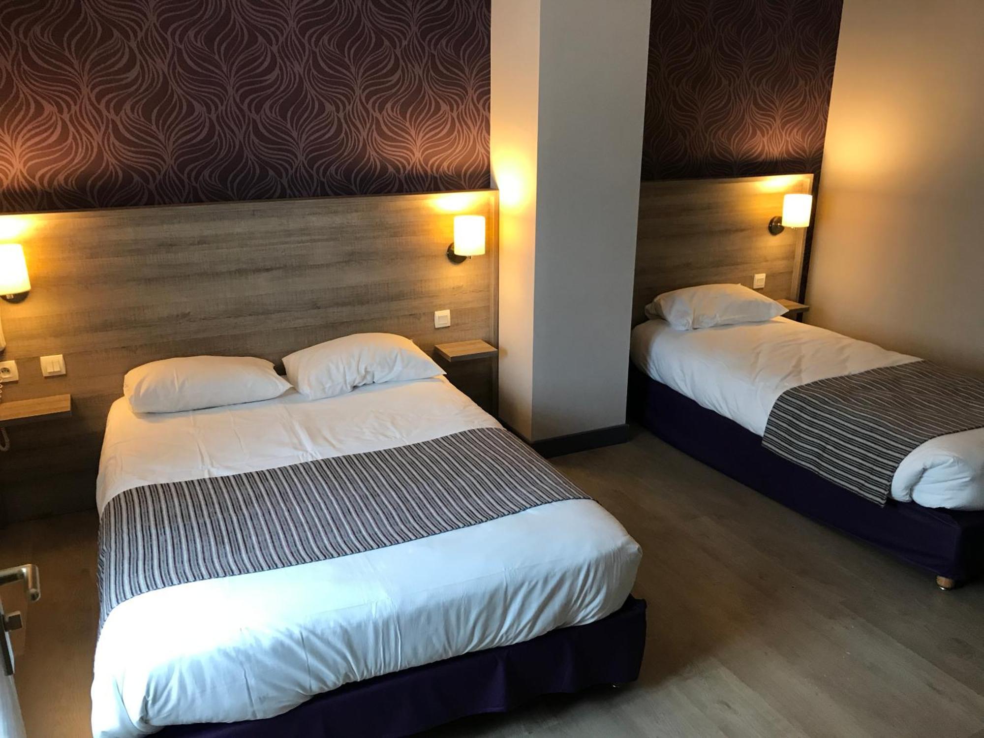 Logis Hotel Le Saint Georges Vivonne Eksteriør bilde
