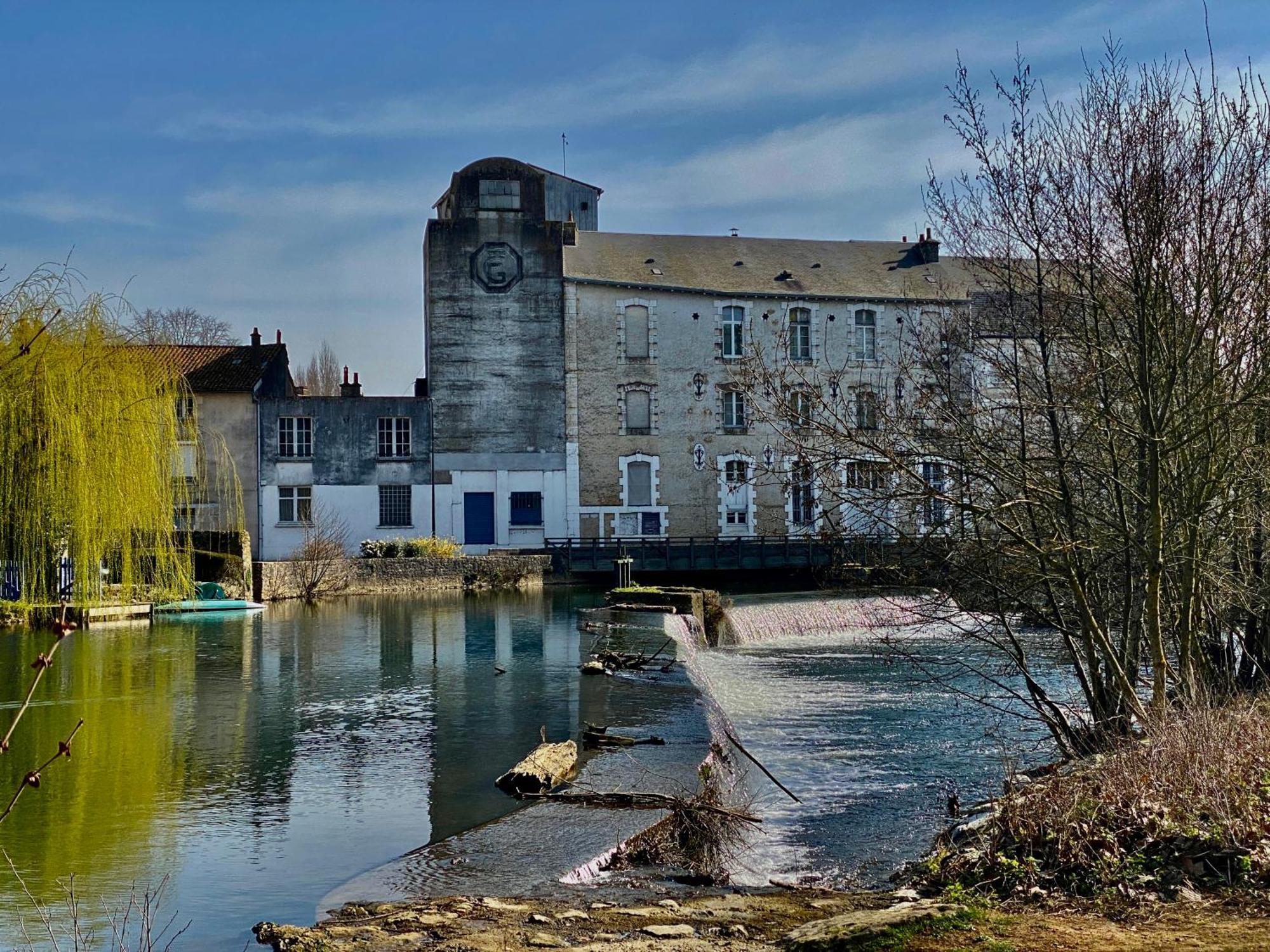 Logis Hotel Le Saint Georges Vivonne Eksteriør bilde