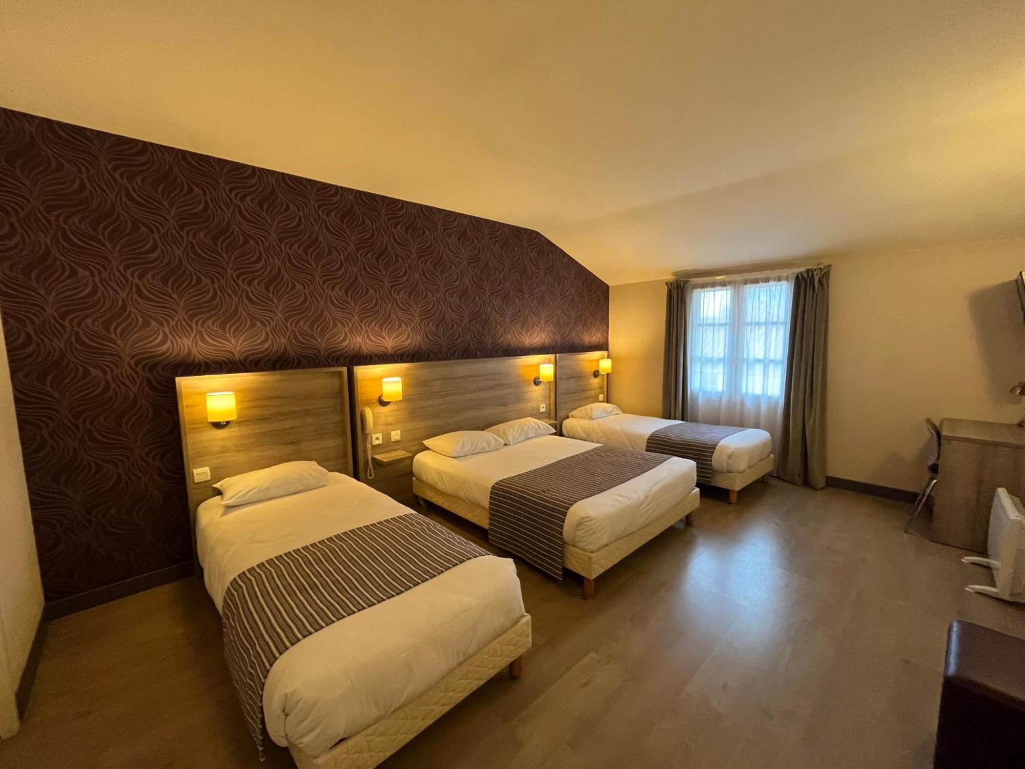Logis Hotel Le Saint Georges Vivonne Eksteriør bilde
