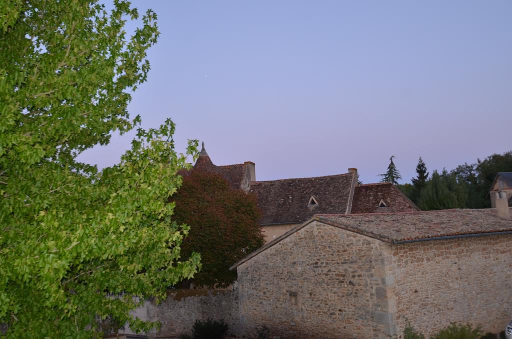 Logis Hotel Le Saint Georges Vivonne Eksteriør bilde