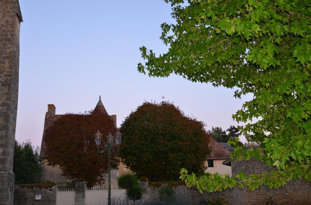 Logis Hotel Le Saint Georges Vivonne Eksteriør bilde