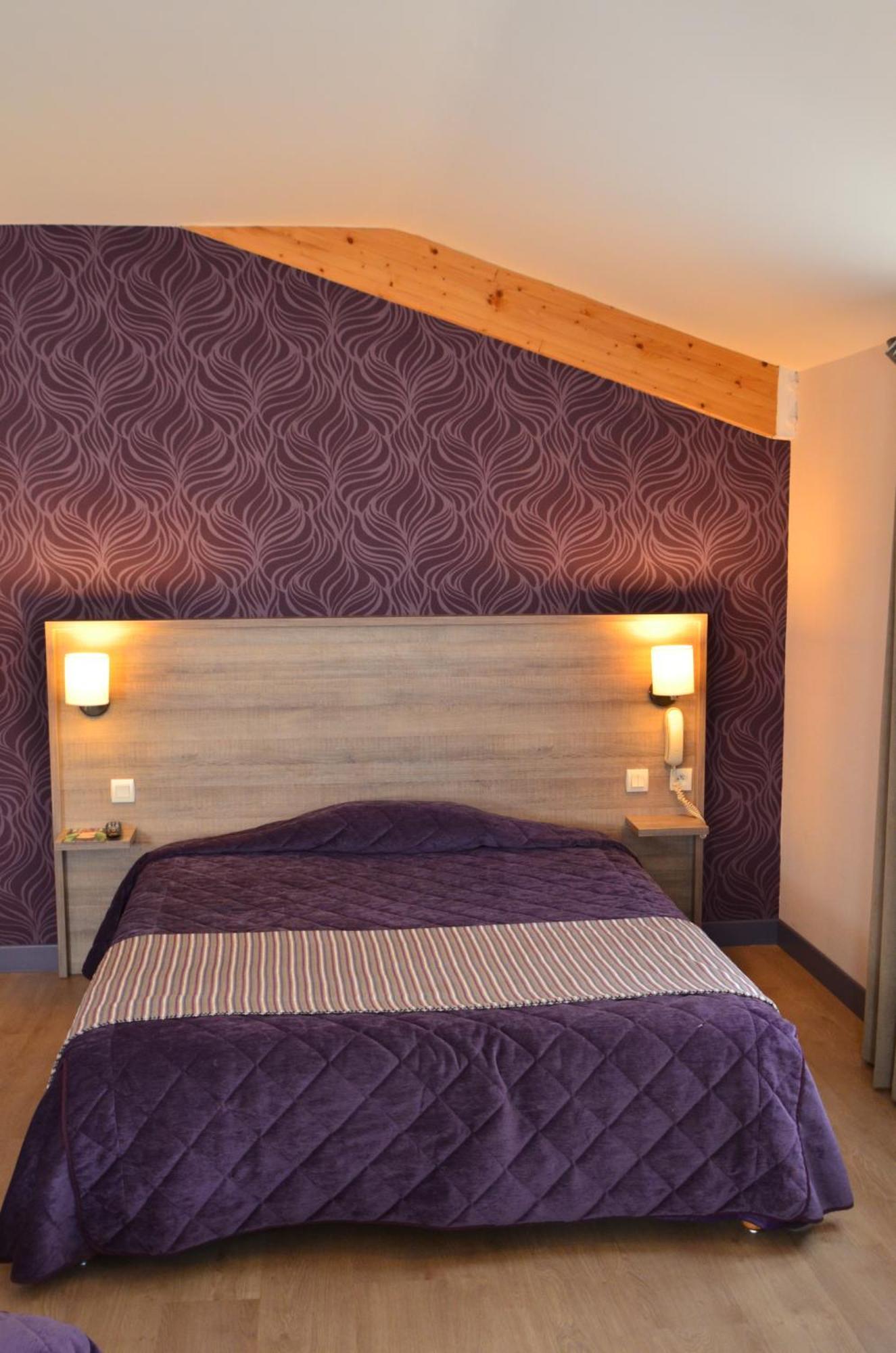 Logis Hotel Le Saint Georges Vivonne Eksteriør bilde